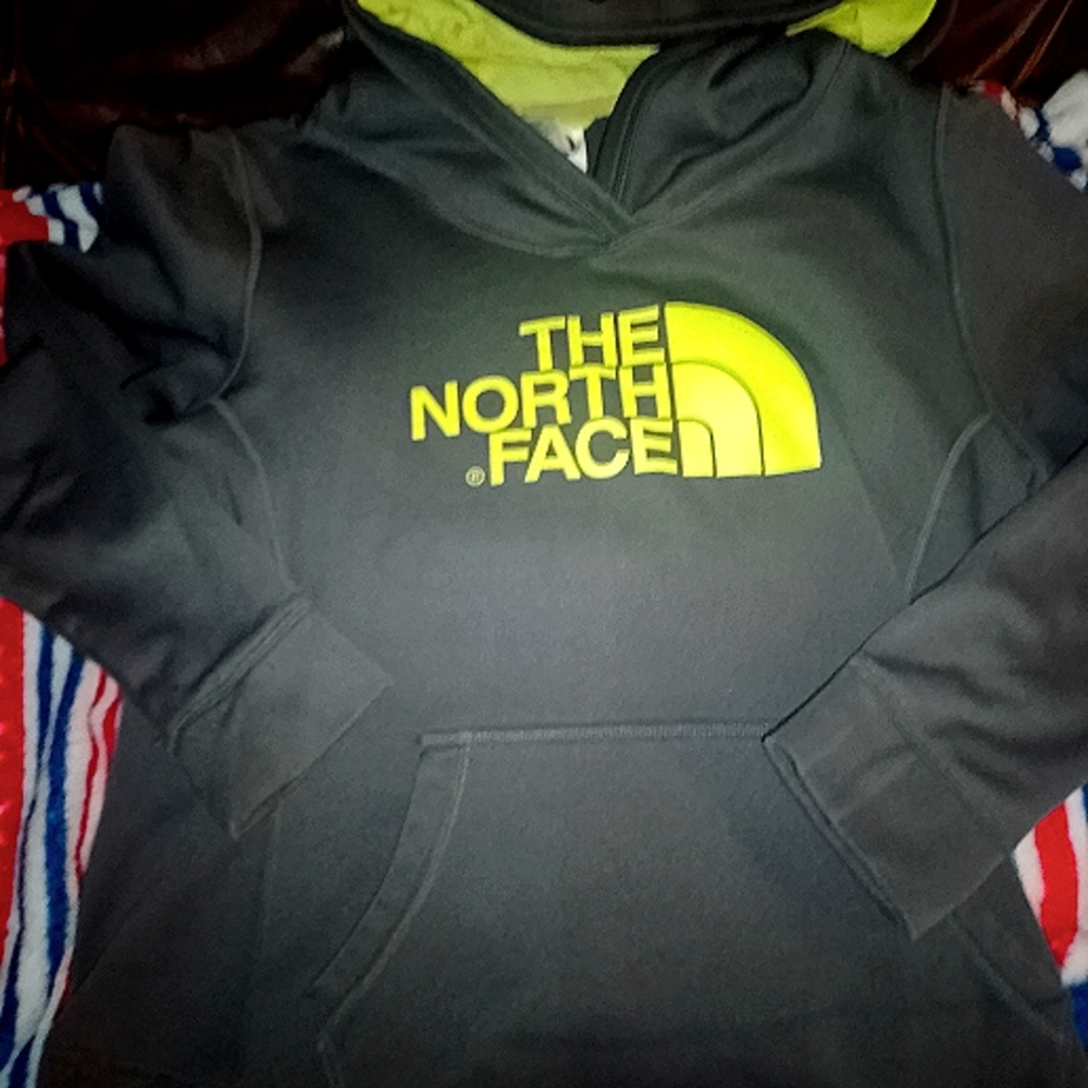 Woman's pull over North face